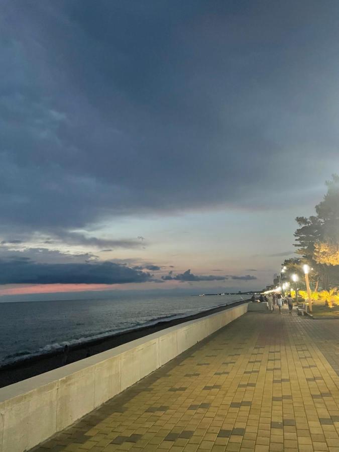 Hotel Chaika Kobuleti Bagian luar foto